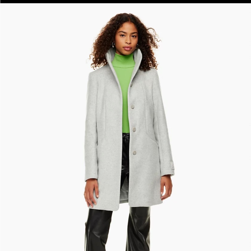 Beautiful 70% wool Aritzia Wilfred Cocoon coat in Heather Grey!